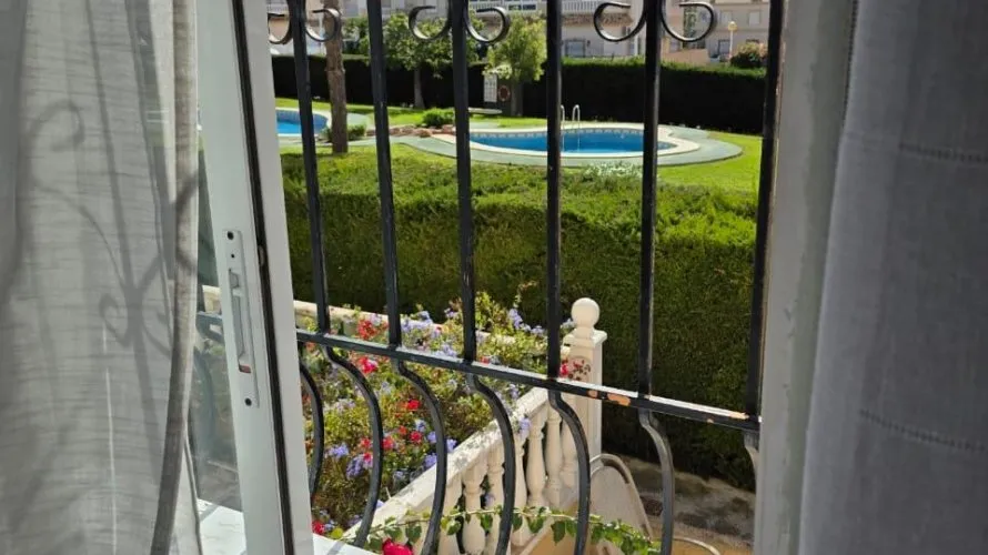 Сasa de 2 dormitorios en Torrevieja, Spain No. 2825 № 1