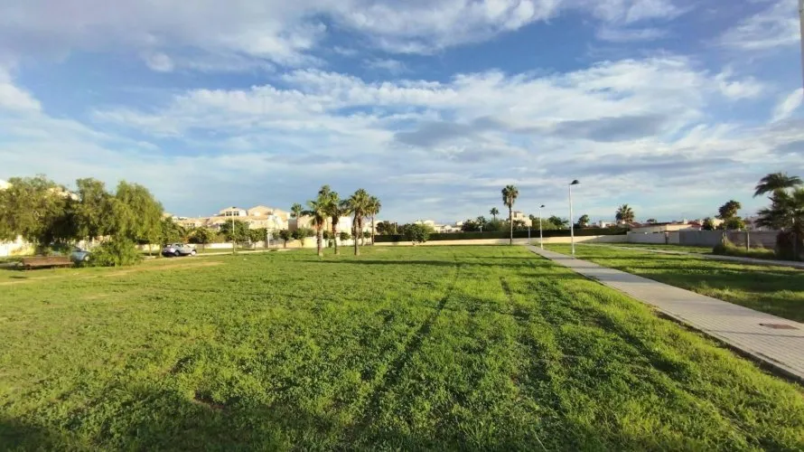 Apartamento de 6 dormitorios en Torrevieja, Spain No. 884 № 23