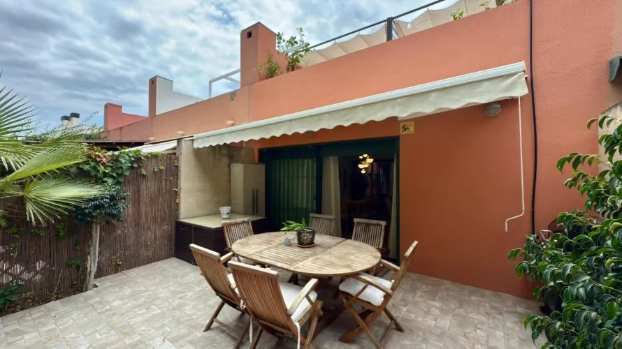 Сasa de 4 dormitorios en Alicante, Spain No. 138 № 26