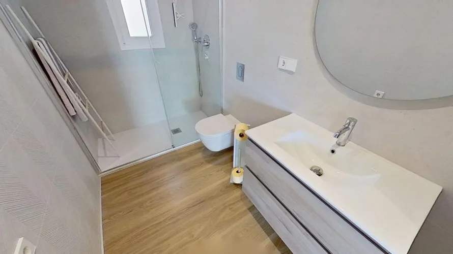 Apartamento de 2 dormitorios en Benidorm, Spain No. 111 № 9