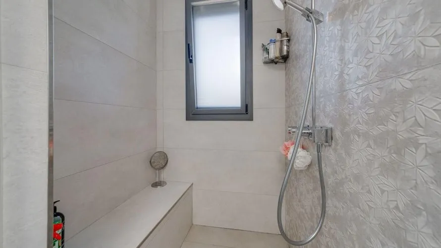 Villa de 461m² en Torrevieja, Spain No. 1022 № 6
