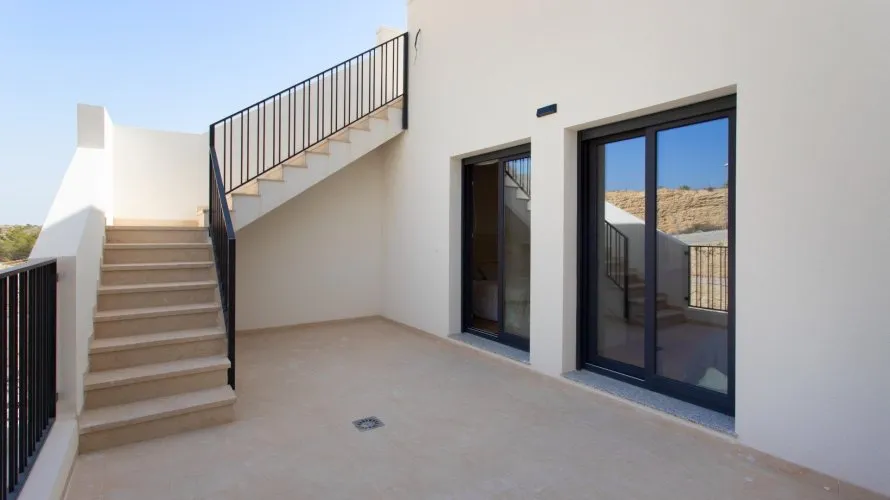 Dúplex de 3 dormitorios en Monforte del Cid, Spain No. 1318 № 1