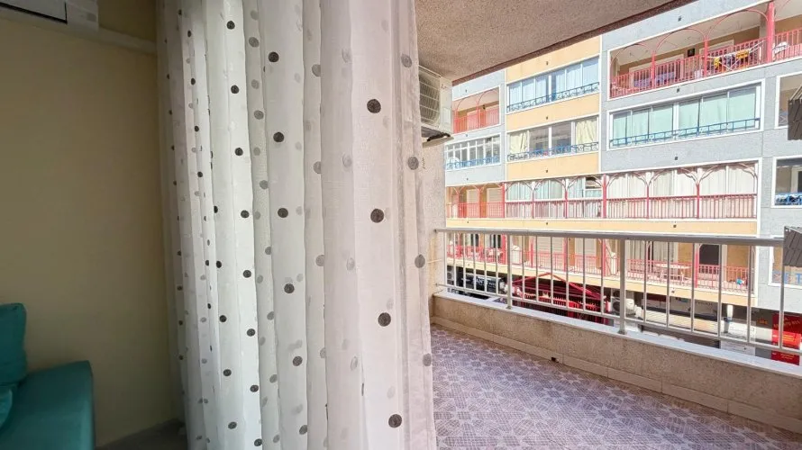 Apartamento de 3 dormitorios en Torrevieja, Spain No. 1052 № 28
