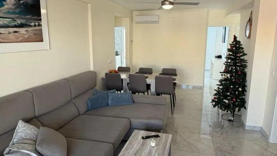Apartamento de 3 dormitorios en Torrevieja, Spain No. 1010 № 7