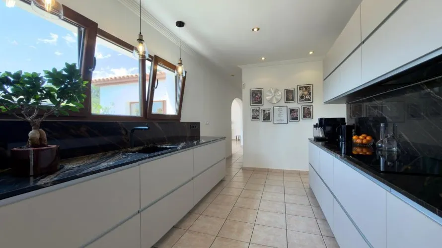 Villa de 500m² en Altea, Spain No. 933 № 16