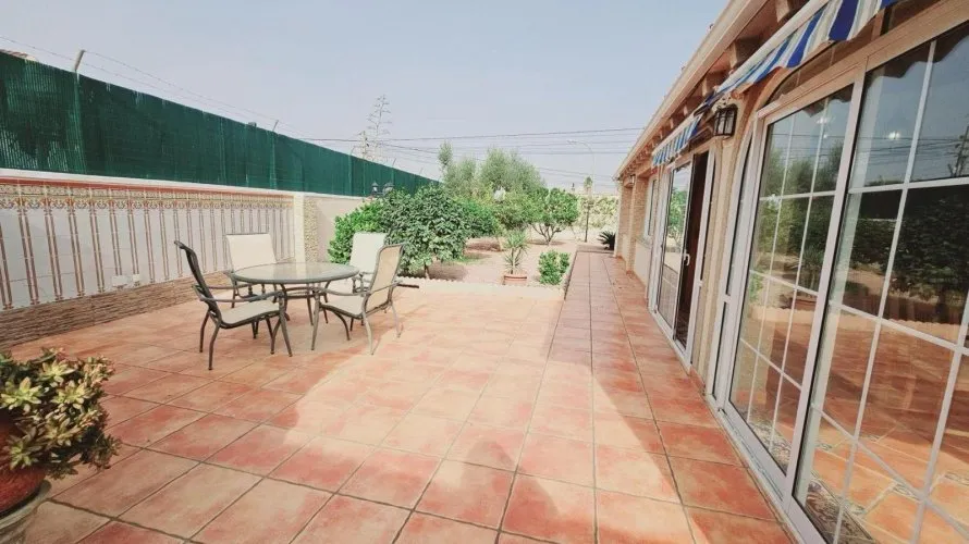 Villa de 5 dormitorios en Torrevieja, Spain No. 750 № 3