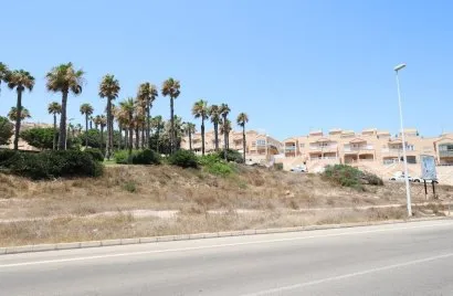 Parcela de en Torrevieja, Spain No. 1596