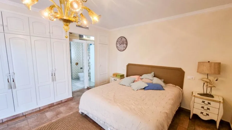Villa de 6 dormitorios en Moraira, Spain No. 520 № 23