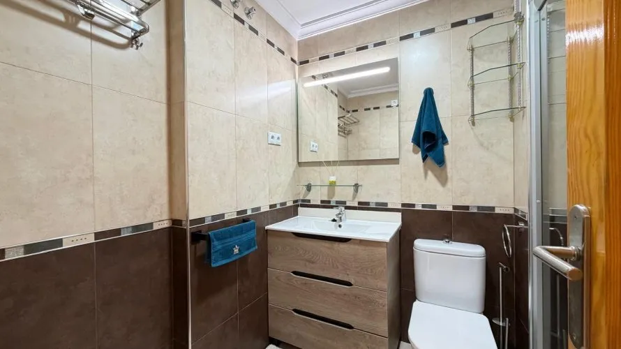 Apartamento de 3 dormitorios en Torrevieja, Spain No. 1052 № 2