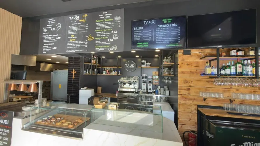 Propiedad comercial de 290m² en Benidorm, Spain No. 241 № 18