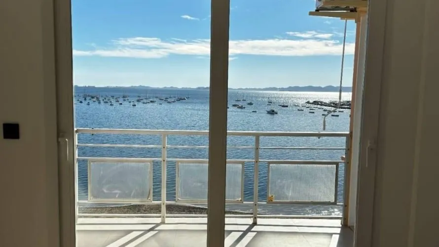 Apartamento de 3 dormitorios en San Pedro del Pinatar, Spain No. 820 № 2