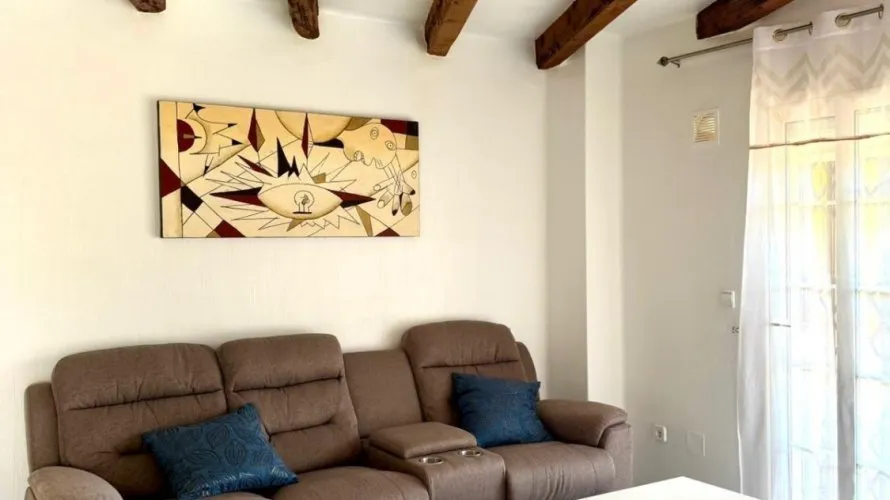 Apartamento de 2 dormitorios en Torrevieja, Spain No. 1051 № 2