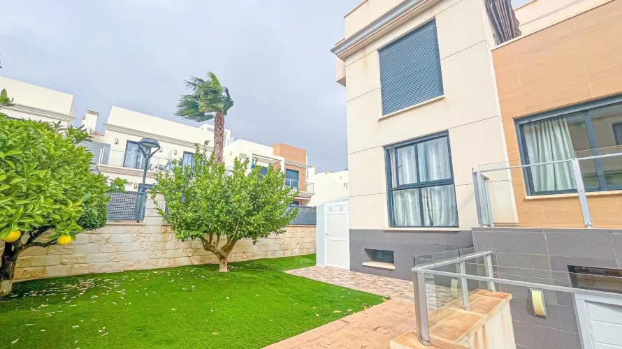 Villa de 5 dormitorios en La Zenia, Spain No. 1324 № 18
