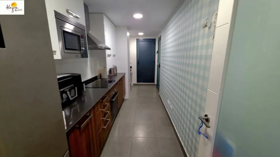 Apartamento de 3 dormitorios en Alicante, Spain No. 1242 № 2