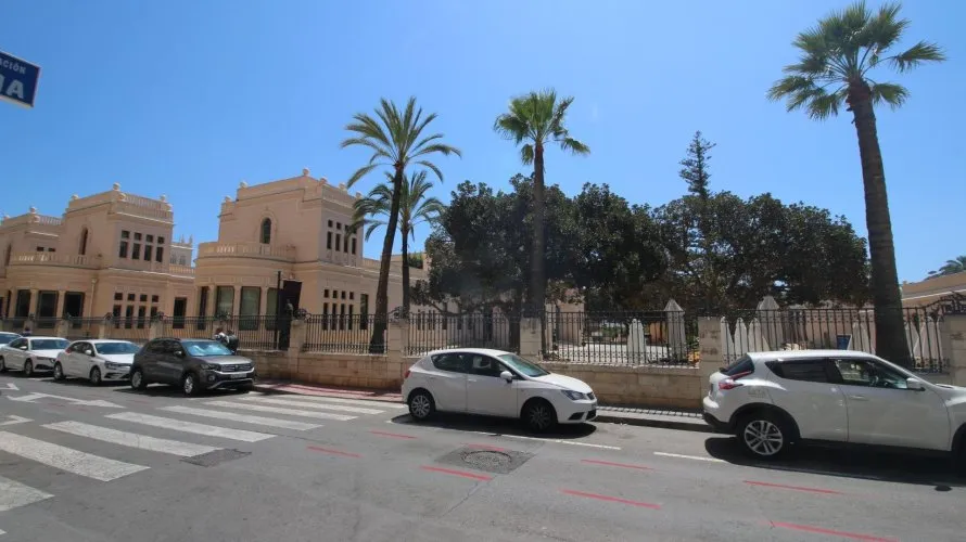 Propiedad comercial de 24 dormitorios en Alicante, Spain No. 451 № 4