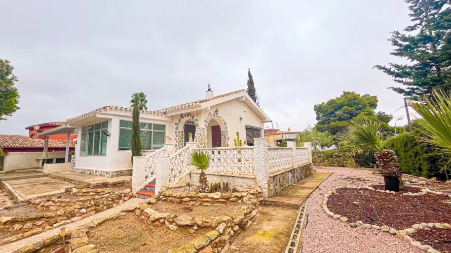 Villa de 3 dormitorios en Los Balcones, Spain No. 659 № 6