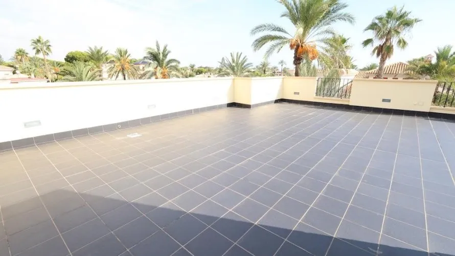 Apartamento de 4 dormitorios en Cabo Roig, Spain No. 888 № 23