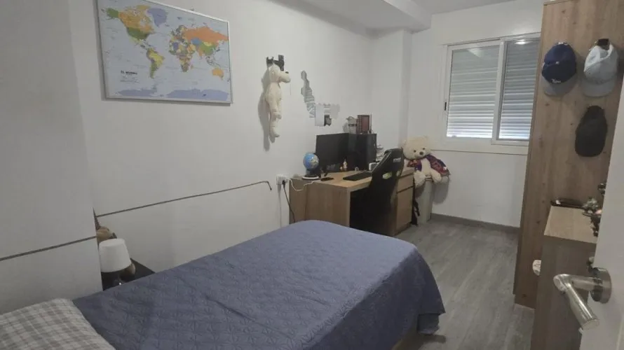 Apartamento de 4 dormitorios en Paterna, Spain No. 1521 № 15