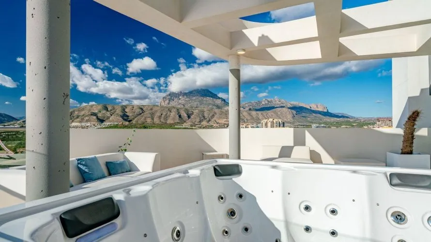 Apartamento de 3 dormitorios en Benidorm, Spain No. 703 № 26