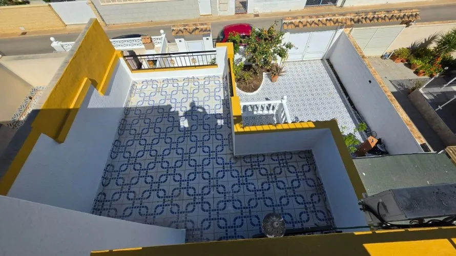 Сasa de 3 dormitorios en Torrevieja, Spain No. 1153 № 1