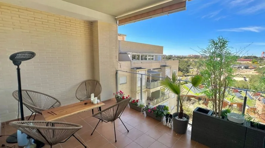 Apartamento de 2 dormitorios en Paterna, Spain No. 1232 № 1