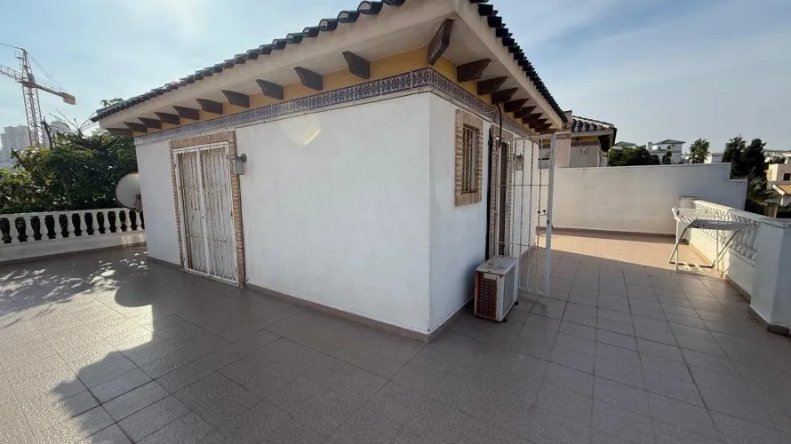Сasa de 3 dormitorios en Torrevieja, Spain No. 1110 № 20