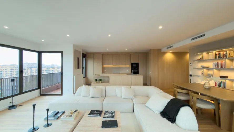 Apartamento de 3 dormitorios en Madrid, Spain No. 1013 № 2