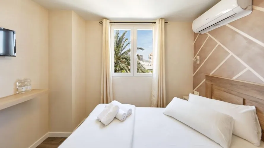 Hotel de 19 dormitorios en Cabo De Las Huertas, Spain No. 1276 № 4