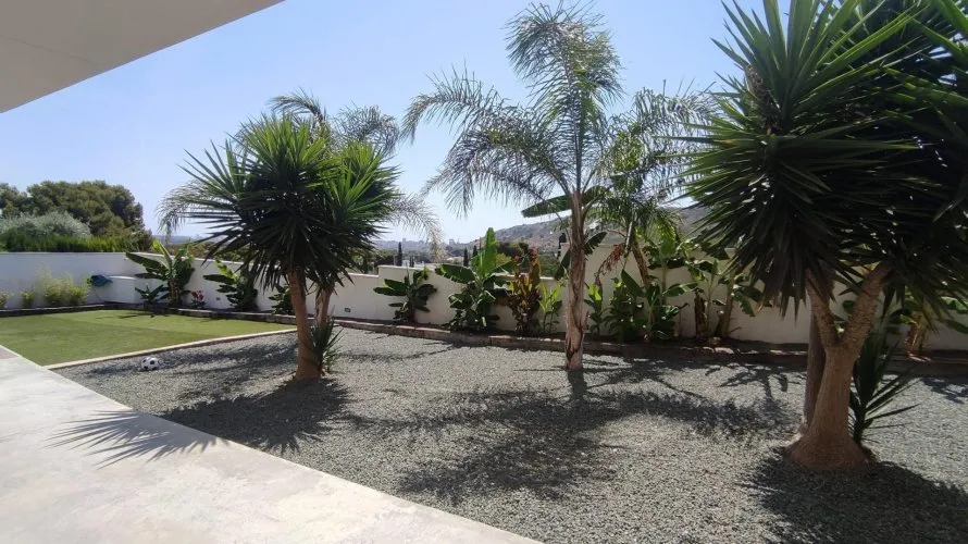 Villa de 5 dormitorios en Alicante, Spain No. 1590 № 10