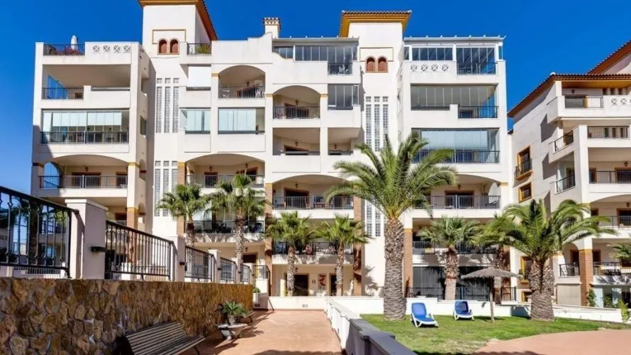 Apartamento de 3 dormitorios en Guardamar del Segura, Spain No. 663 № 13