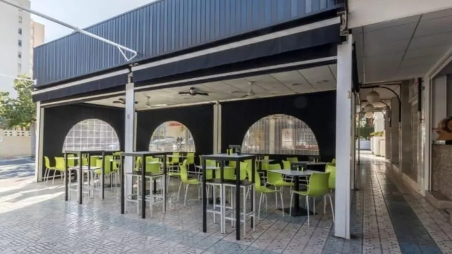 Propiedad comercial de 72m² en Alicante, Spain No. 737 № 12