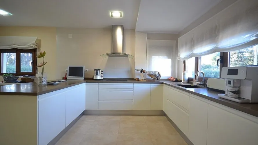 Apartamento de 5 dormitorios en Albacete, Spain No. 1298 № 1