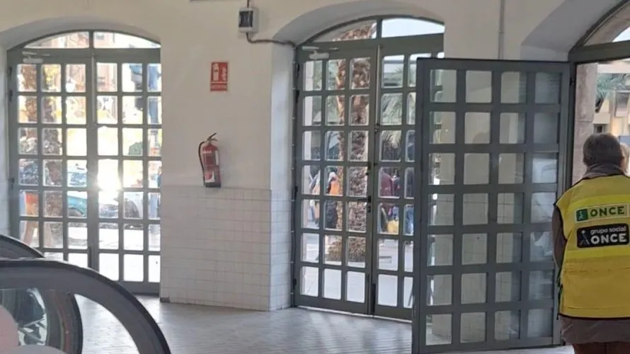 Propiedad comercial de 19m² en Alicante, Spain No. 2821 № 7