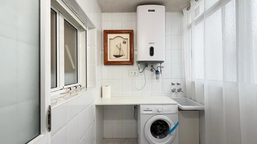 Apartamento de 3 dormitorios en Torrevieja, Spain No. 1052 № 19