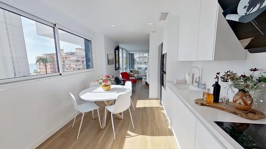 Apartamento de 2 dormitorios en Benidorm, Spain No. 111 № 24