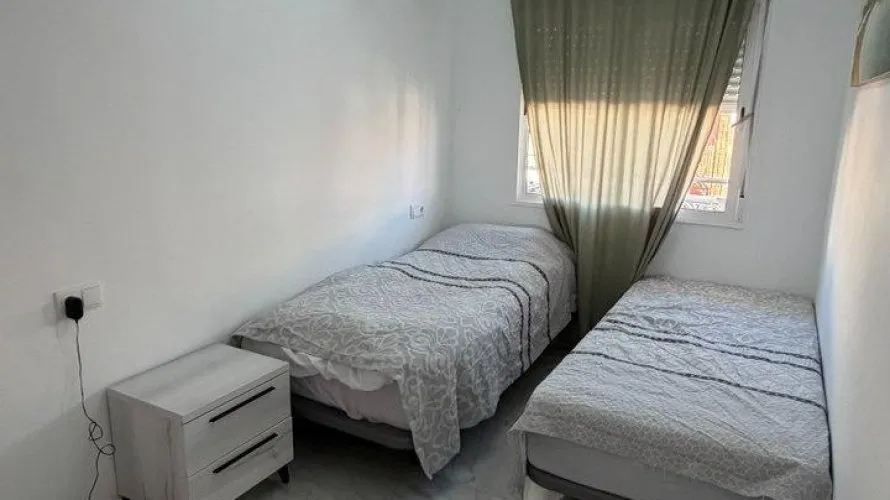 Apartamento de 3 dormitorios en Torrevieja, Spain No. 1010 № 1