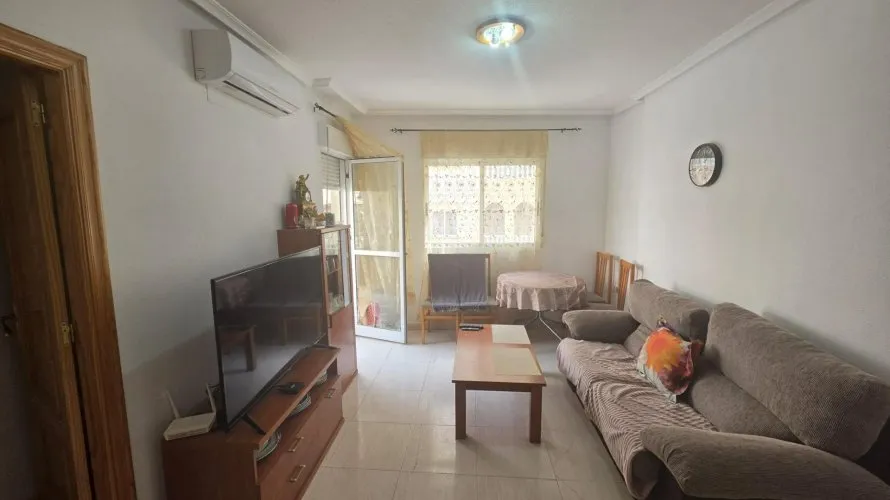 Apartamento de 3 dormitorios en Torrevieja, Spain No. 2883 № 1