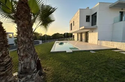 Villa de 3 dormitorios en Finestrat, Spain No. 739