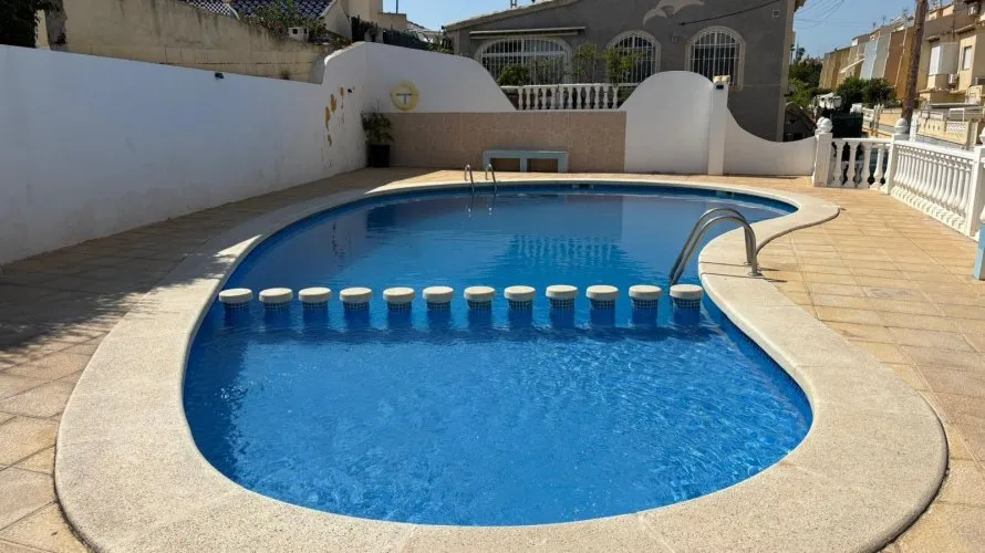 Сasa de 3 dormitorios en Torrevieja, Spain No. 827 № 20