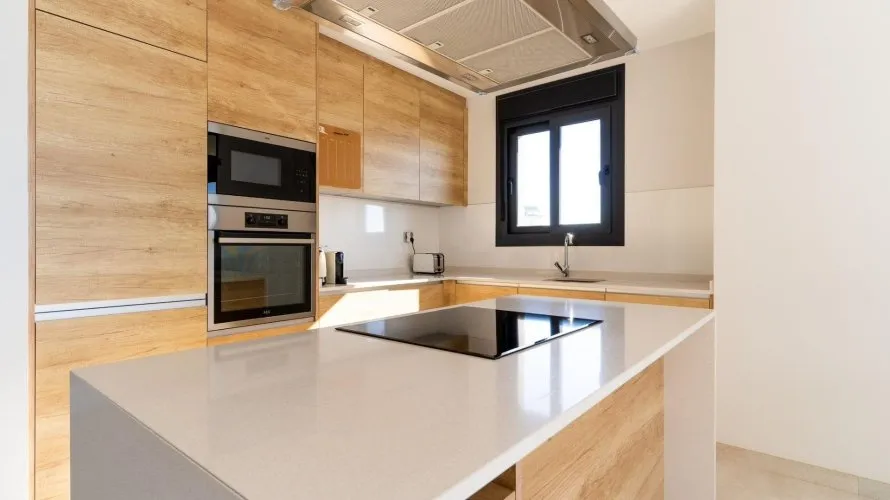 Apartamento de 3 dormitorios en Benidorm, Spain No. 895 № 2