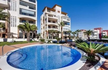Apartamento de 3 dormitorios en Guardamar del Segura, Spain No. 663
