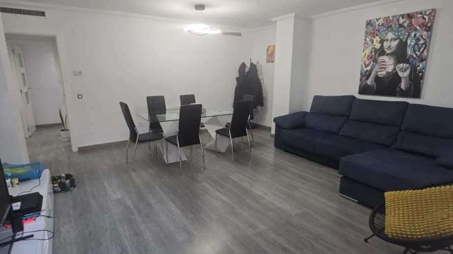 Apartamento de 4 dormitorios en Paterna, Spain No. 1521 № 2
