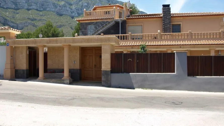 Villa de 11 dormitorios en Dénia, Spain No. 299