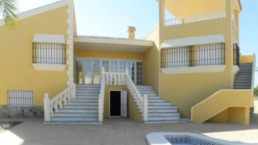 Villa de 3 dormitorios en La Manga del Mar Menor, Spain No. 278 № 3