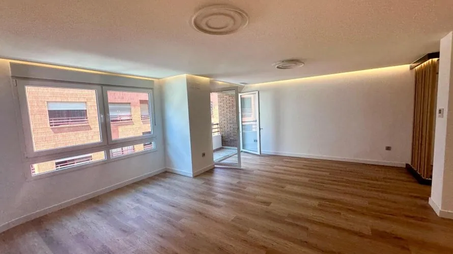 Apartamento de 3 dormitorios en Alicante, Spain No. 1390