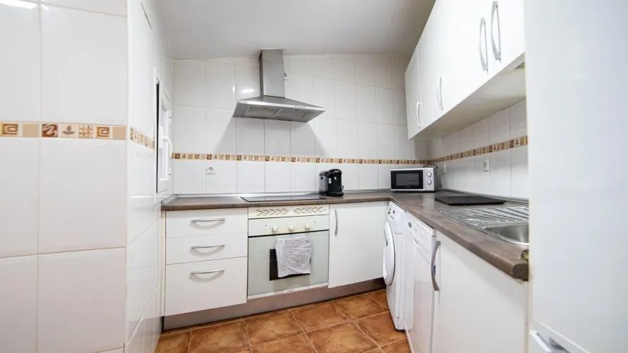 Apartamento de 3 dormitorios en Madrid, Spain No. 602 № 1