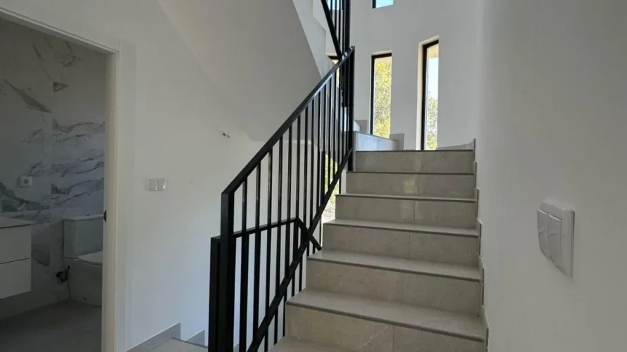 Villa de 5 dormitorios en San Vicente del Raspeig, Spain No. 1164 № 1