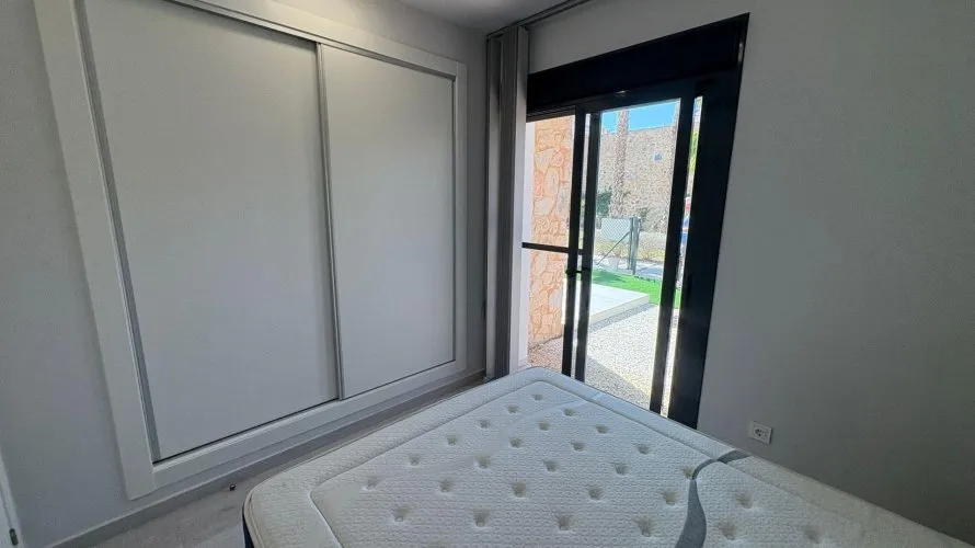 Apartamento de 2 dormitorios en Villamartin, Spain No. 1057 № 16