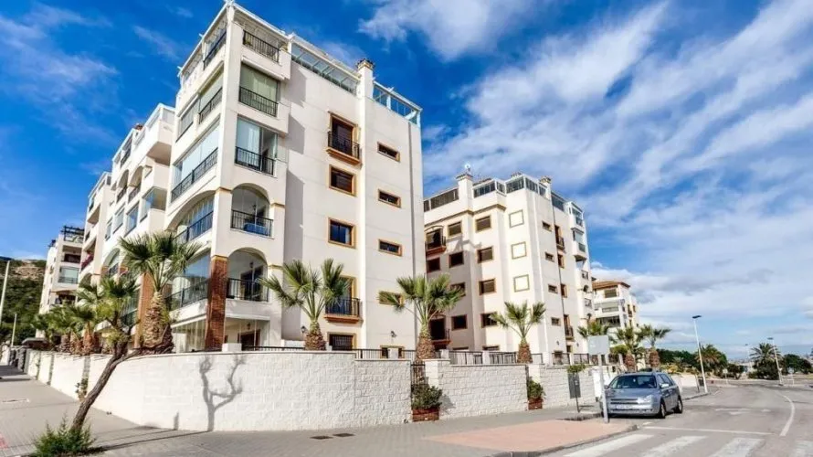Apartamento de 3 dormitorios en Guardamar del Segura, Spain No. 663 № 14