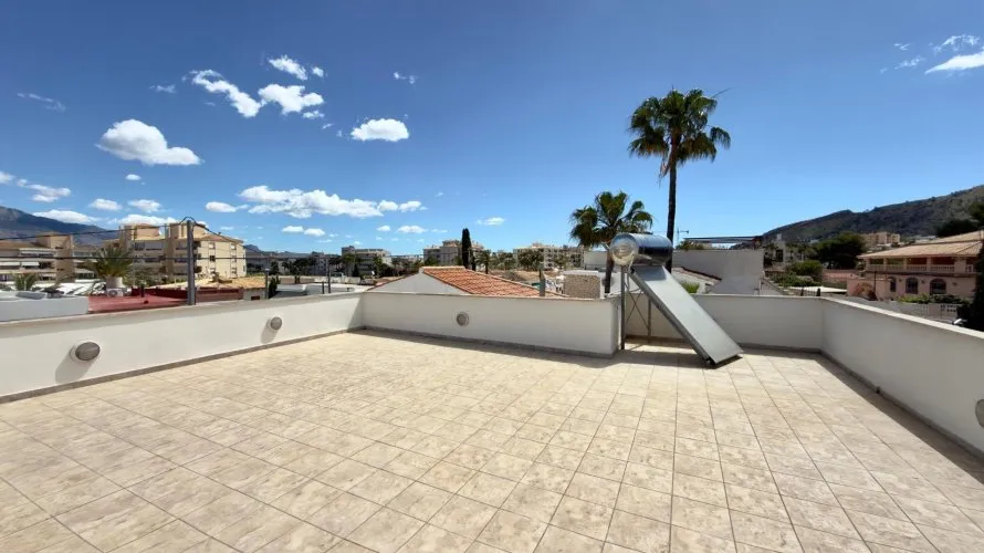 Сasa de 4 dormitorios en Albir, Spain No. 913 № 12